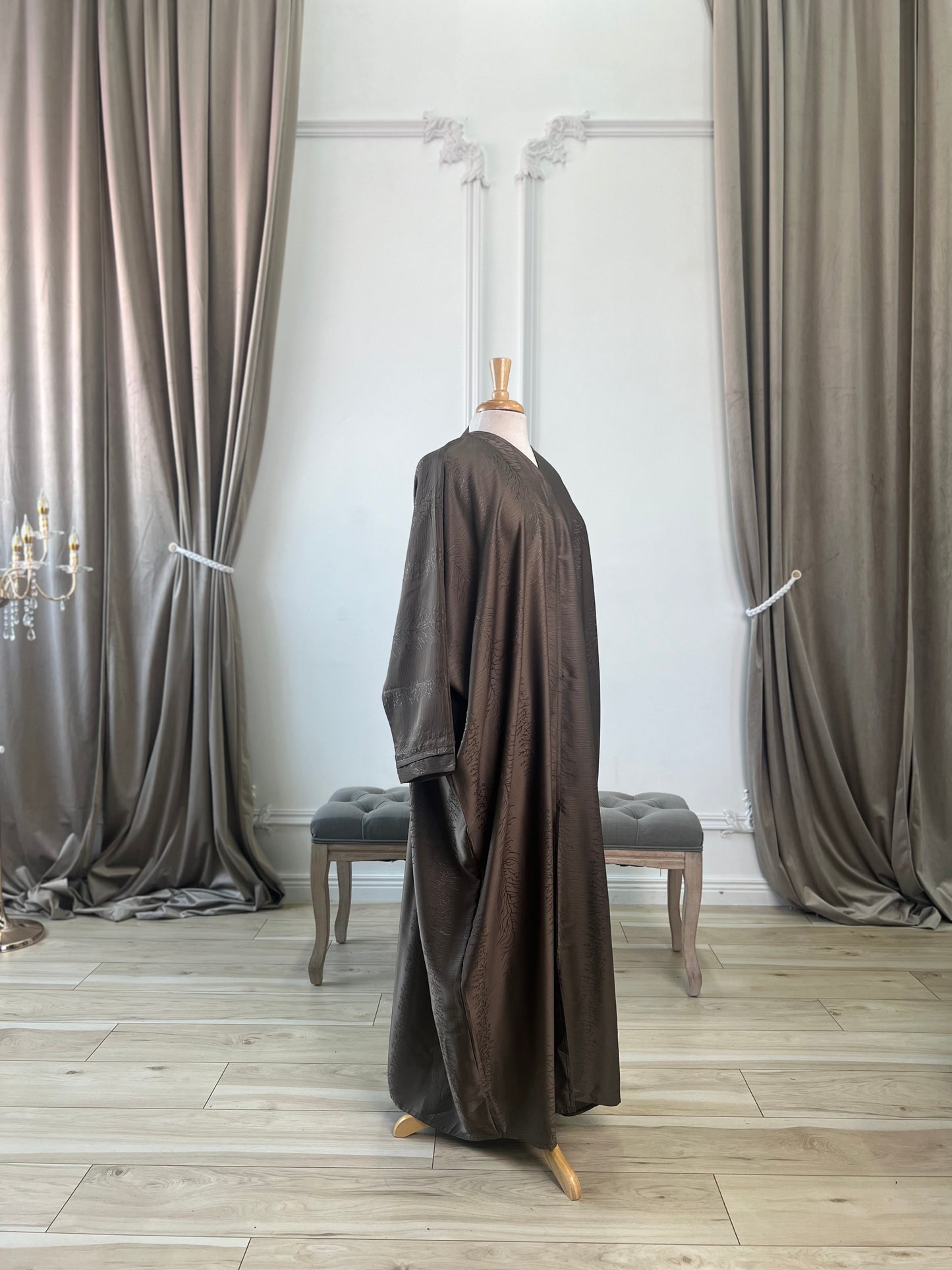 Bisht style saudi open abaya